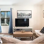 Modern Studio For 2 - Prime Location Beverly Hills Adj