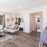 Modern Studio For 2 - Prime Location Beverly Hills Adj